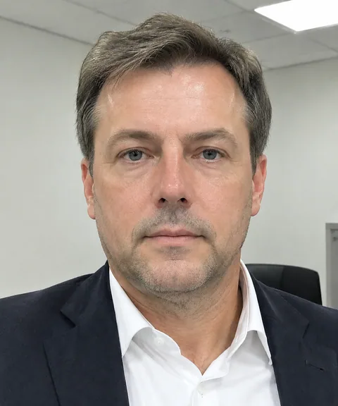 Результат: матовая ровная кожа без пластика, лицо узнаваемо