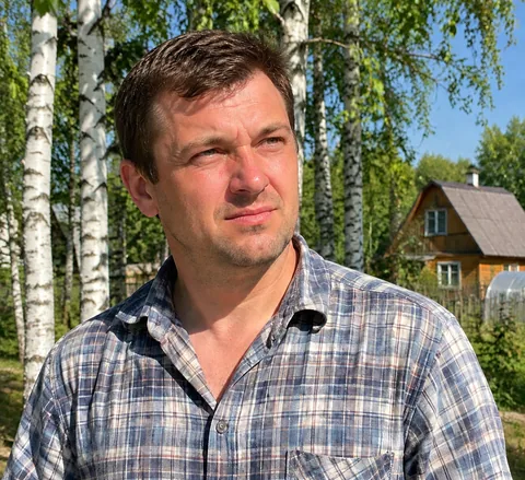 Результат: спокойный уверенный взгляд, лицо и освещение не изменились